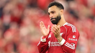 LIVERPOOL (United Kingdom), 15/08/2025.- Mohamed Salah of Liverpool cries as Liverpool fans sing for Diogo Jota after the English Premier League match between Liverpool FC and AFC Bournemouth, in Liverpool, Britain, 15 August 2025. (Reino Unido) EFE/EPA/ADAM VAUGHAN EDITORIAL USE ONLY. No use with unauthorized audio, video, data, fixture lists, club/league logos, 'live' services or NFTs. Online in-match use limited to 120 images, no video emulation. No use in betting, games or single club/league/player publications.