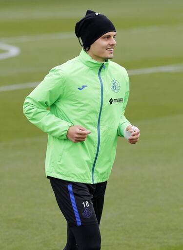 Paso a la artillería: Karim-Ünal