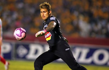 A inicios del 2012, el ex portero de Rayados y Necaxa fue detenido como parte de una banda de secuestradores que operaban en el estado de Nuevo León, grupo delictivo que supuestamente operaba bajo las órdenes del Cártel del Golfo. Actualmente, Ortiz cumple su condena en el CERESO de Cadereyta.