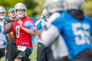 Sam Bradford entra en su papel de mentor con Josh Rosen