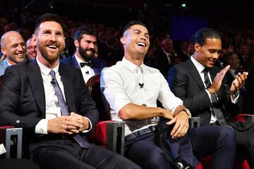 Los jugadores del Barcelona, Juventus y Liverpool Leo Messi, Cristiano Ronaldo y Virgil Van Dijk, durante el sorteo de la Champions League.