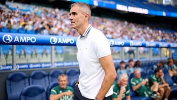 Gaizka Garitano en el banquillo de Anoeta para el duelo que enfrentaba al Sanse y el Cádiz en San Sebastián en la jornada 4 de la Liga Hypermotion. Foto: LaLiga.