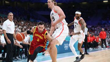 Rudy Fernández, alero de España, frente a Kelly Olynyk, pívot de Canadá.