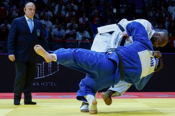 Teddy Riner, en la final de +100 kilos contra Inal Tasoev.