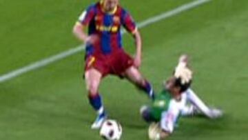 El Barça empató con un penalti polémico a Villa