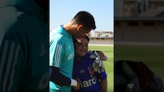La U recibe al niño que fue agredido en el Monumental y lo que ocurre emociona a todos