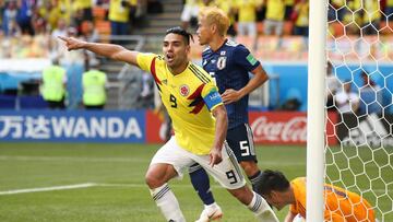 Radamel Falcao protesta un gol durante el partido ante Japón.