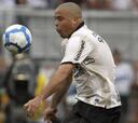 Dos goles de Ronaldo sitúan al Corinthians a un punto del liderato al Corinthians