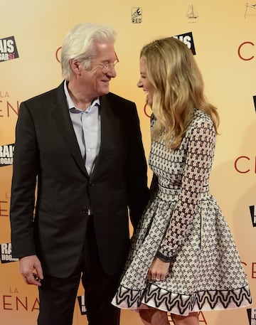 Richard Gere y Alejandra Silva en la premiere de la película "La cena" en los cines capitol de Madrid el 11 de diciembre de 2017. 