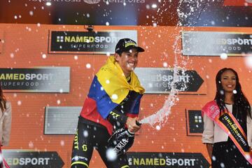 El ciclista colombiano ha sido uno de los referentes del deporte en el país y a lo largo de su carrera ha logrado varios podios. En el 2016 fue segundo en el Giro de Italia y tercero en la Vuelta a España. 