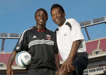 Freddy Adu y Pelé durante la grabación de un comercial en Estados Unidos.