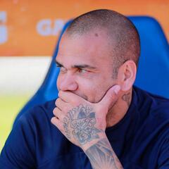 Dani Alves será llamado a declarar, lo haría en calidad de detenido