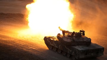 FILE PHOTO: A South Korean army K1A1 tank fires during a live-fire drill which is a part of the joint military drill "Freedom Shield" between South Korea and U.S. at a military training field near the demilitarized zone separating the two Koreas in Pocheon, South Korea, March 22, 2023. REUTERS/Kim Hong-Ji/File Photo