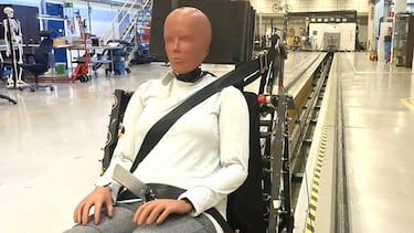 Este es el primer maniquí de prueba de choque diseñado para proteger a las mujeres