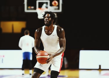 El primero de su promoción, el 1º de 2013, es uno de los malditos. Ya conoce la Euroliga, de la que fue campeón en 2017 con el Fenerbahçe, y ahora está un escalón por debajo, con el Hapoel de Jerusalén, que disputa la Basketball Champions League. Su carrera en la NBA fue en picado desde que le eligieron, cayendo en el olvido de los Cavaliers, siendo traspasado cuando volvió LeBron James, y derribando expectativas en Brooklyn o Toronto, que puede considerarse su casa ya que es canadiense. Fue degradado a la liga de desarrollo y también probó allí con varios equipos, pero en ningún sitio ha funcionado. Sus problemas con el peso y incapacidad para mantener una mínima regularidad le hacen un jugador poco confiable, aunque el caché que tiene siga intacto. En su equipo de Israel está bien arropado por otros exNBA como Thon Maker o Sean Kilpatrick. Sólo tiene 28 años y la oportunidad de subir prestaciones y pensar, quién sabe, en volver a la NBA algún día para darle en la cara a los críticos.  