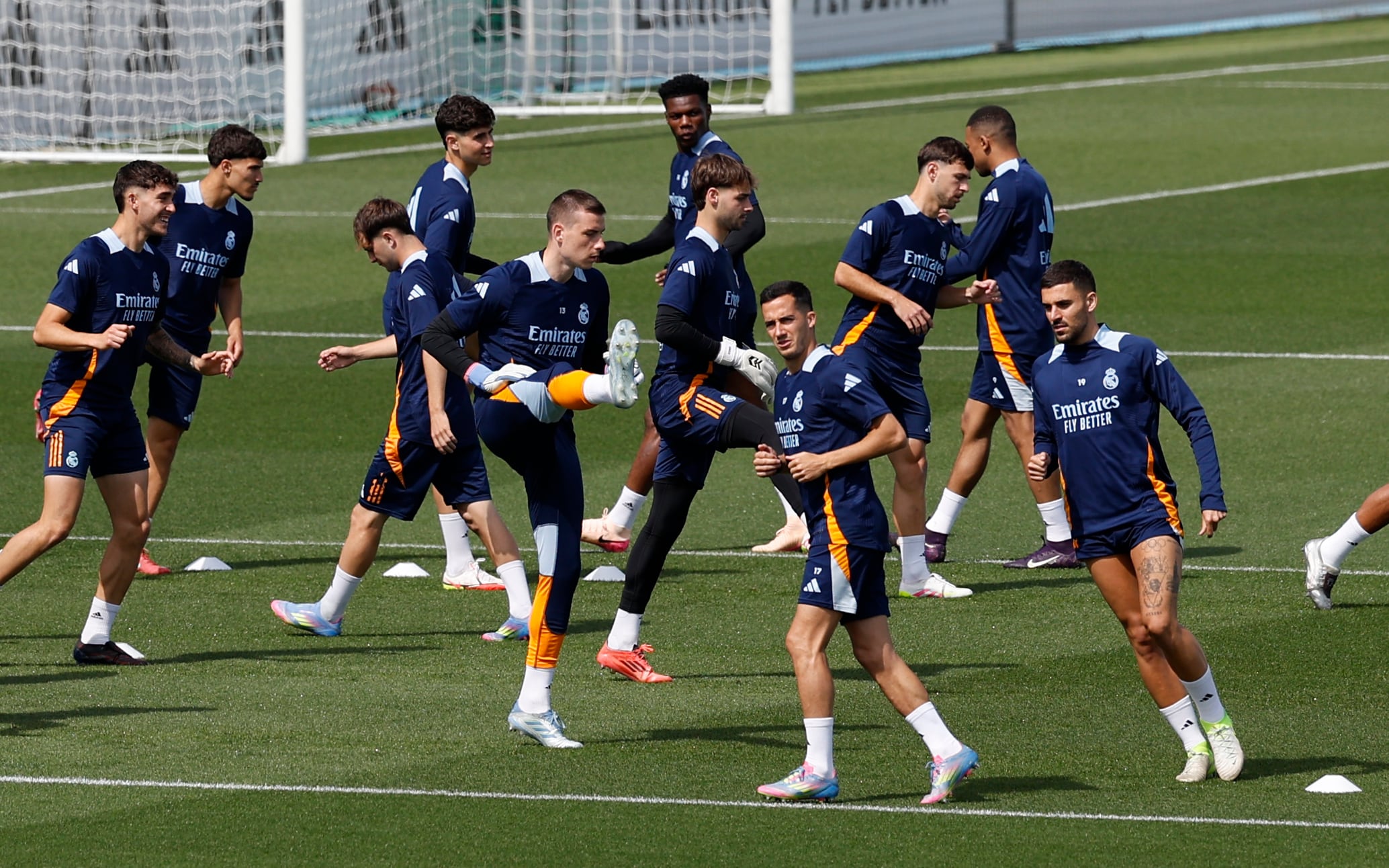 Asencio, baja contra el Sevilla