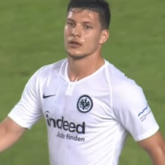 Jovic: gol y susto menor en su último partido con el Eintracht
