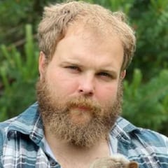 Quién es Vasily Kamotsky, de granjero a 'rey de las bofetadas' que triunfa en Internet