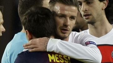 Beckham saluda a Messi estando en el PSG, su &uacute;ltimo club. 