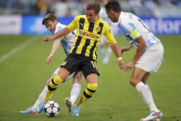 El joven Götze parecía destinado a ser el referente en el Borussia tras su increible aparición en 2011. Dos años después el Bayern anunció que pagaba su cláusula para arrebatarselo al Dortmund. Actualmente volvió al Borussia tras no acabar de triunfar en Múnich