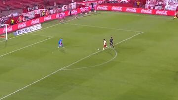 Brilló en Chile y hoy le marcó un golazo a River: ¡la asistencia fue mágica!