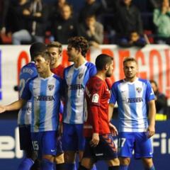 Osasuna remonta a un Málaga desquiciado con el árbitro