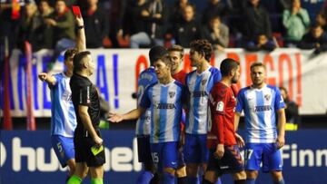 Osasuna remonta a un Málaga desquiciado con el árbitro