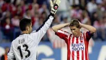<b>LAMENTOS. </b>Torres se lamenta en la semifinal del año 2005 frente a Osasuna, donde el Atlético perdió.