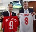 Suker visita el hotel del Sevilla