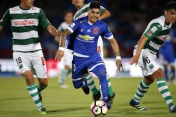 Acumula apenas 247 minutos. Las lesiones le han impedido rendir en la U. A eso se suma el factor futbolístico, que lo ha dejado solo en la suplencia.