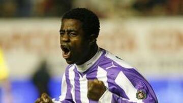 <strong>ALEGRÍA.</strong> Ogbeche se mostró feliz por la remontada de su equipo en Pamplona.