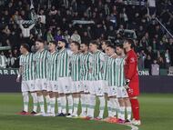 Los jugadores titulares del Córdoba ante el Málaga