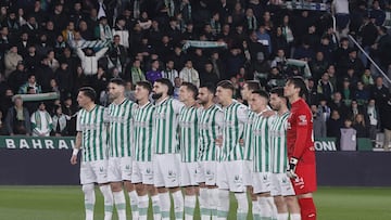 Los jugadores titulares del Córdoba ante el Málaga