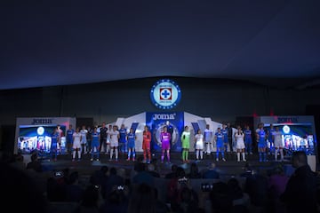 La nueva piel de Cruz Azul y su presentación, en imágenes