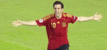 Back in the day | Cesc Fàbregas celebrates his penalty against Italy in Euro 2008.