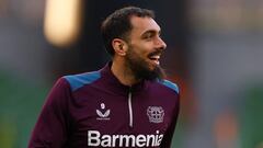 Borja Iglesias, durante el calentamiento antes de la final de la Europa League.