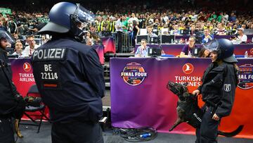 Al menos 63 detenidos y dos polic¨ªas heridos en la Final Four
