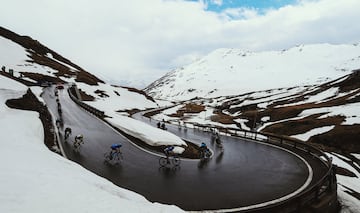 El pelotón durante la 20ª etapa del Giro de Italia.