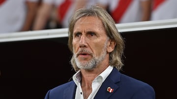 Al Rayyan (Qatar), 13/06/2022.- Peru's head coach Ricardo Gareca reacts before the FIFA World Cup 2022 Intercontinental playoff qualifying soccer match between Australia and Peru in Al Rayyan, Qatar, 13 June 2022. (Mundial de Fútbol, Catar) EFE/EPA/Noushad Thekkayil
