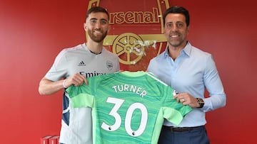 El guardameta de Estados Unidos, Matt Turner, fue presentado con el Arsenal y asegura que peleará la titularidad con Aaron Ramsdale en el club.