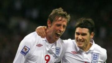 <b>INGLATERRA 2 - UCRANIA1.</b> El capitán de Inglaterra, John Terry, ayudó hoy a la selección de Fabio Capello a mantener intacta su buena racha en esta fase clasificatoria al lograr una apurada victoria por 2-1 frente a Ucrania en el majestuoso estadio de Wembley.