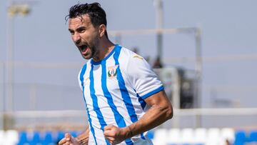 JUAN MUÑOZ CELEBRA UN GOL CONTRA EL ELCHE