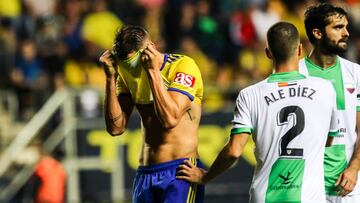 El Cádiz desperdicia las ocasiones y sale del playoff