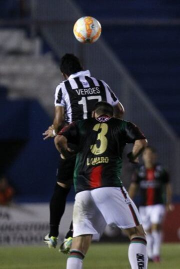 Palestino se encontró con un rival que le planteo un juego parecido al que practican ellos.