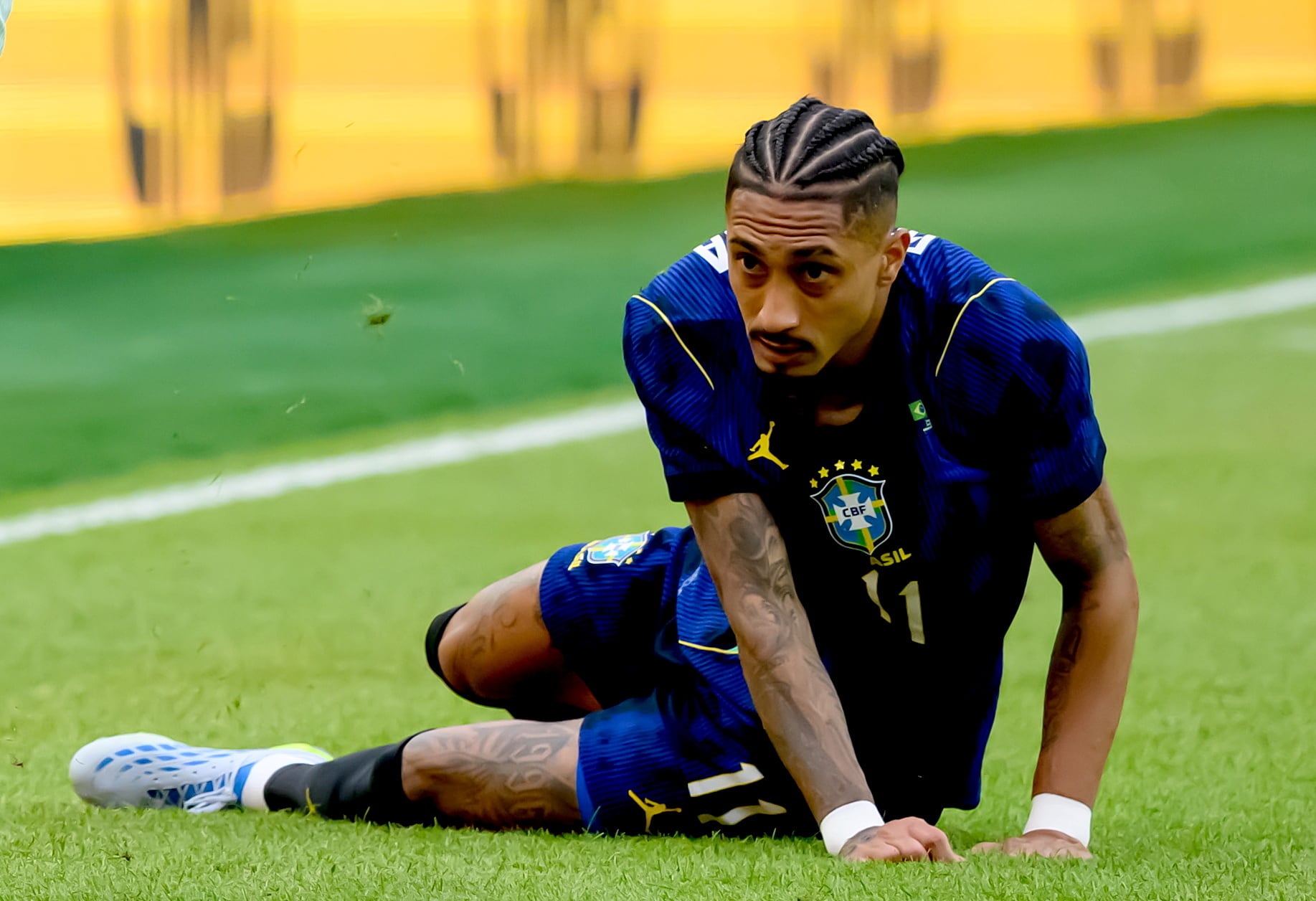 Why isn’t Raphinha playing for Barcelona vs Atlético Madrid today?