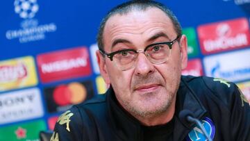 Napoli's coach from Italy Maurizio Sarri attends a press conference on the eve of the Champions League football match Napoli vs Real Madrid on March 6, 2017 at the Castel Nuovo training camp in Naples. / AFP PHOTO / Carlo Hermann