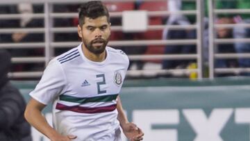 En Chivas ven bien una posible llegada de Néstor Araujo
