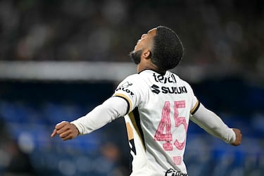 Chivas se adueña de C.U. y viene de atrás para vencer a Pumas