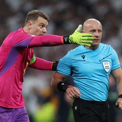 Neuer echa la culpa al césped: “Había una topera”