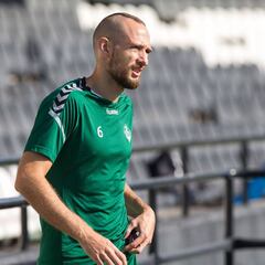 Castells, seis años como albinegro en tres divisiones distintas